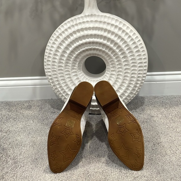 Dirty Laundry Unite white snake skin western booties. Size 7.5. Great condition - Picture 4 of 7